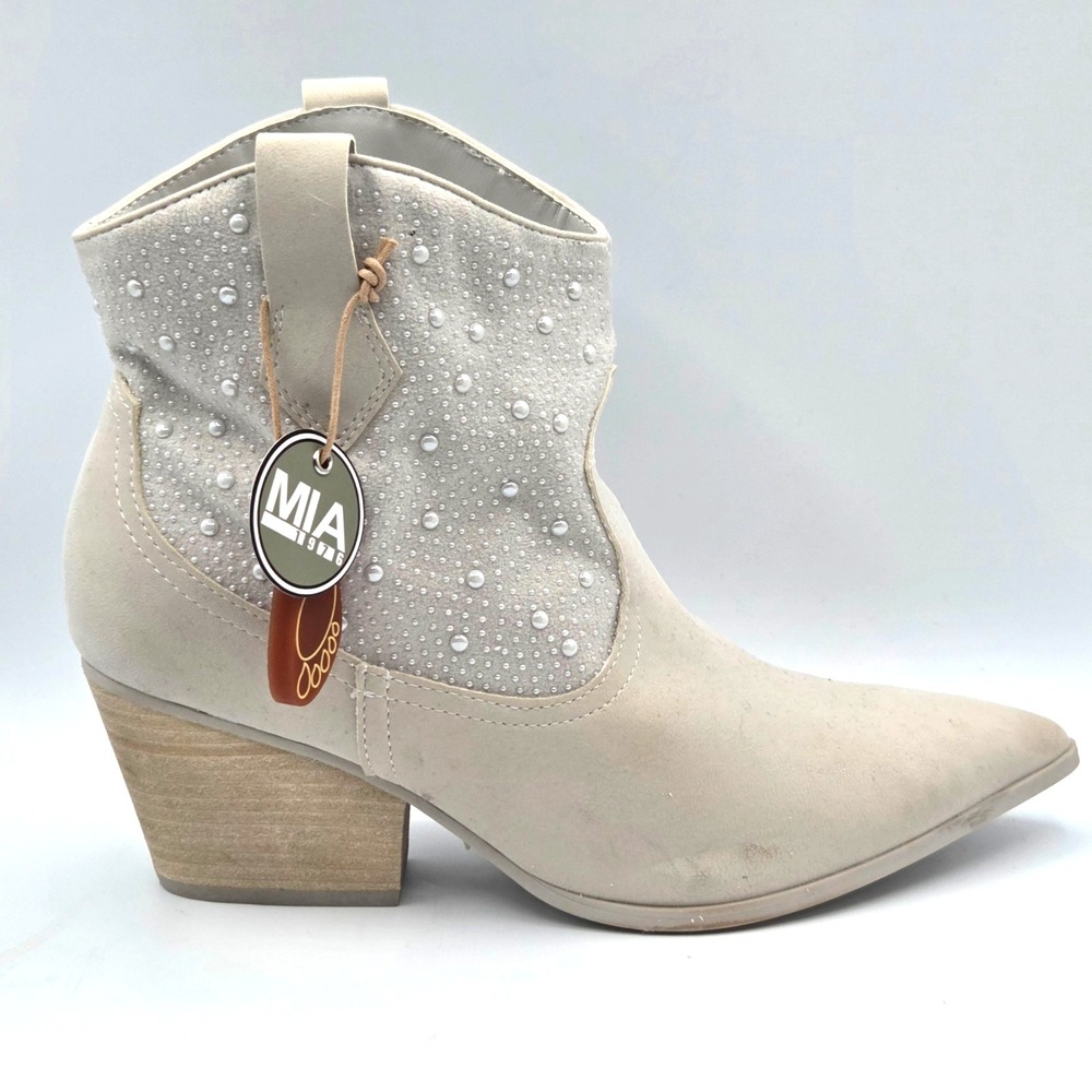 NWT Mia Serennity Ankle Booties IVORY Pearl Studded Western Boots Size 9 NEW‎